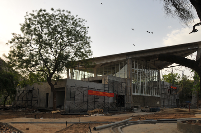 油漆無國界，互助友情漆