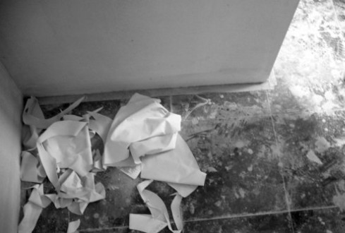 涂刷乳膠漆后墻面可以撕皮是什么原因？