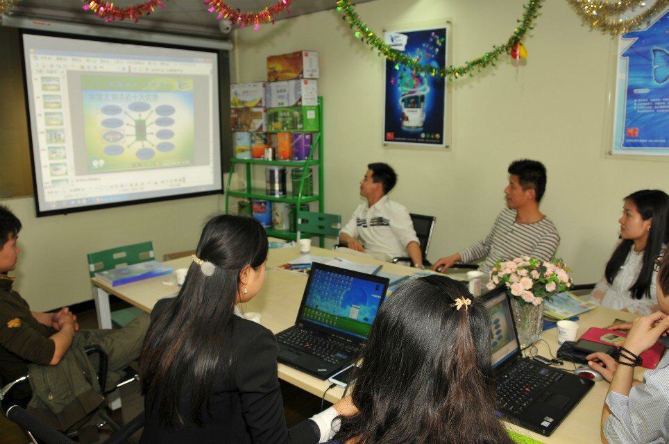 友情漆加強(qiáng)培訓(xùn)服務(wù),提升加盟商經(jīng)營能力 友情漆加強(qiáng)培訓(xùn)服務(wù),提升加盟商經(jīng)營能力